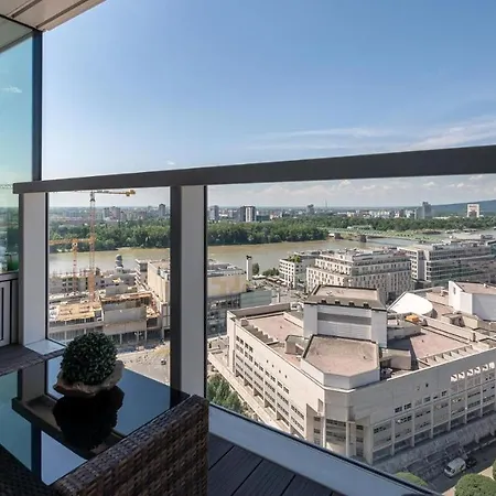 Apartment Panorama - Sunset And Castle View, 22nd Floor, Garage, Ac Pressburg