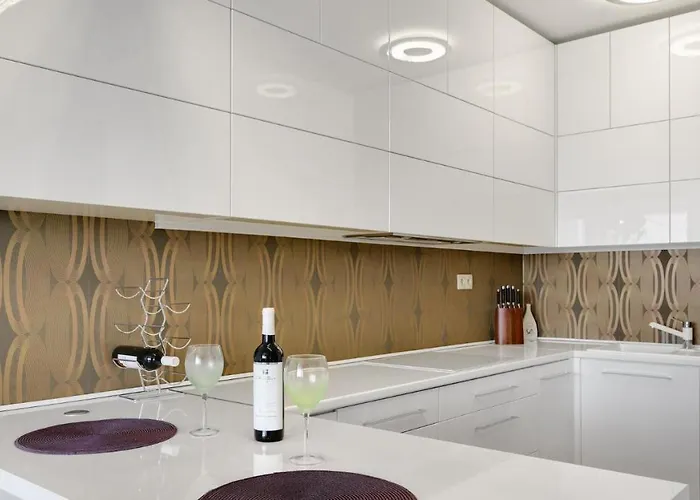 Panorama - Sunset And Castle View, 22nd Floor, Garage, Ac Apartmán