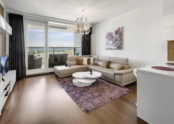 Panorama - Sunset And Castle View, 22nd Floor, Garage, Ac Bratislava