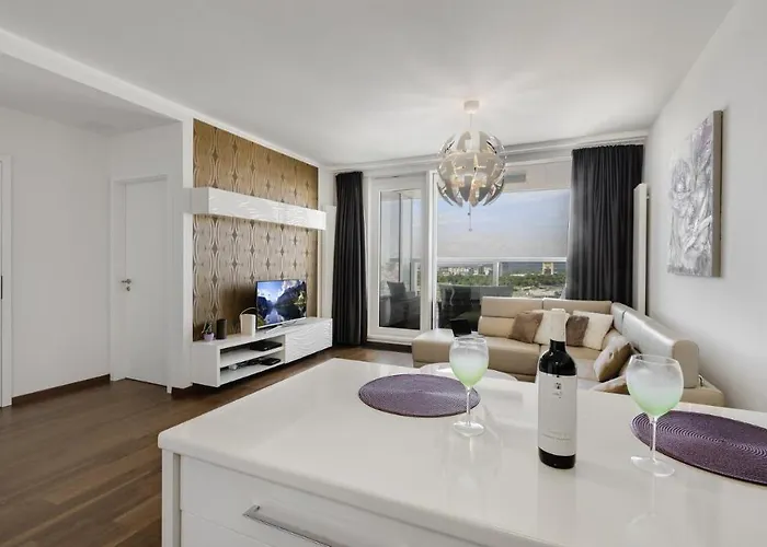 Panorama - Sunset And Castle View, 22nd Floor, Garage, Ac *