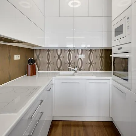 Panorama - Sunset And Castle View, 22nd Floor, Garage, Ac 아파트 *