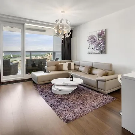 Panorama - Sunset And Castle View, 22nd Floor, Garage, Ac 브라티슬라바