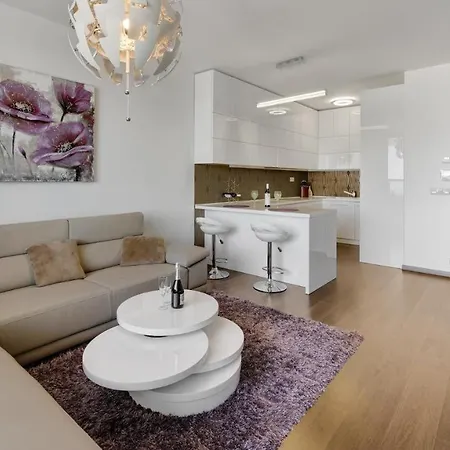 Panorama - Sunset And Castle View, 22nd Floor, Garage, Ac 아파트 *