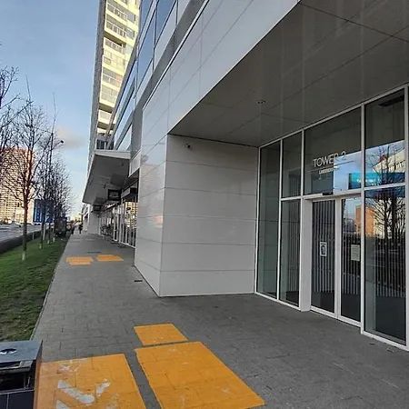 Panorama - Sunset And Castle View, 22nd Floor, Garage, Ac * 브라티슬라바