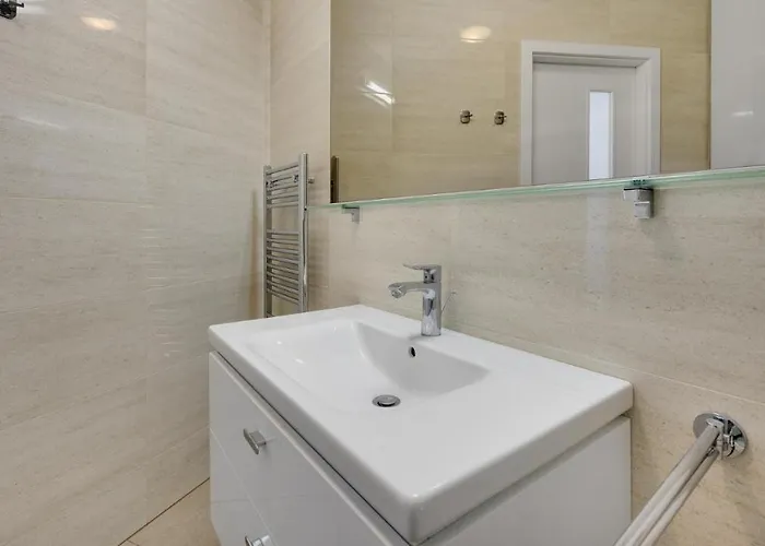 Panorama - Sunset And Castle View, 22nd Floor, Garage, Ac