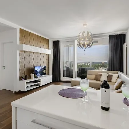 Panorama - Sunset And Castle View, 22nd Floor, Garage, Ac *